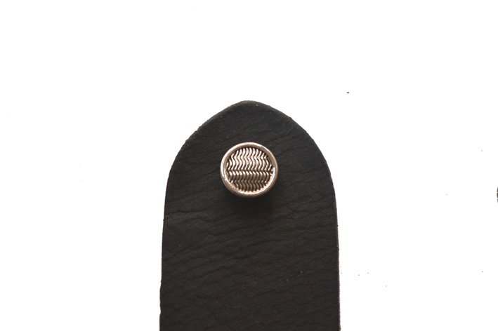 Šroubek na opasky nikl - ozdobný